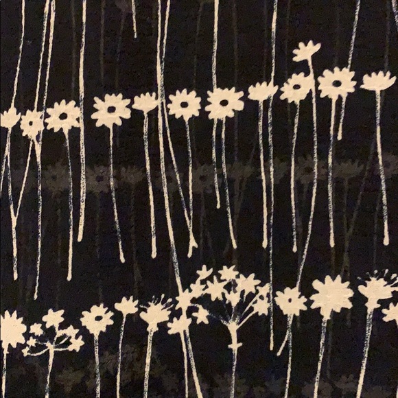 Flowery Emma James blouse with bow detail - Picture 3 of 5